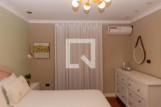 Quarto Suíte 1 de casa para alugar com 3 quartos, 380m² em Vila Conceicao, Diadema