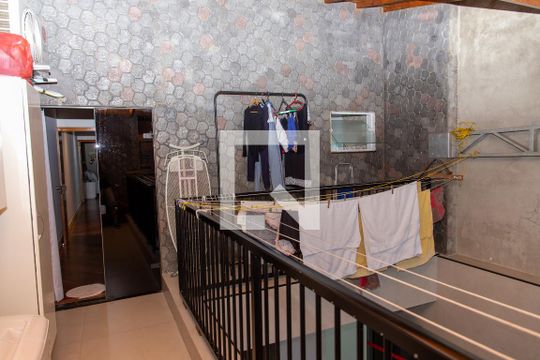 Área de Serviço de casa para alugar com 3 quartos, 380m² em Vila Conceicao, Diadema