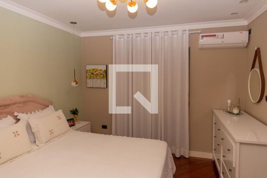 Quarto Suíte 1 de casa para alugar com 3 quartos, 380m² em Vila Conceicao, Diadema