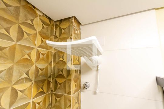 Banheiro de kitnet/studio para alugar com 1 quarto, 20m² em Vila Marlene, São Bernardo do Campo
