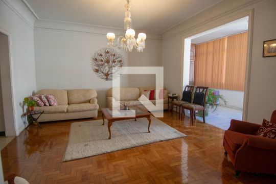 Sala de Estar de apartamento à venda com 3 quartos, 215m² em Copacabana, Rio de Janeiro