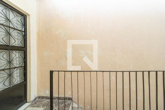 Vista do Quarto  de casa para alugar com 1 quarto, 40m² em Olaria, Rio de Janeiro