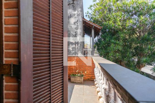 Varanda de casa à venda com 3 quartos, 200m² em São Domingos, São Paulo