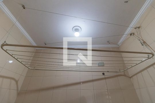 Lavanderia e Banheiro de Serviço de apartamento à venda com 3 quartos, 76m² em Bosque da Saúde, São Paulo
