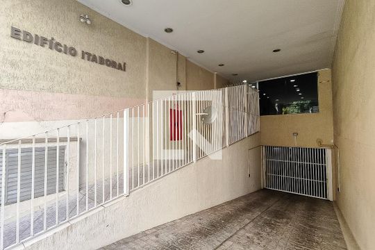 Entrada de apartamento à venda com 3 quartos, 76m² em Bosque da Saúde, São Paulo