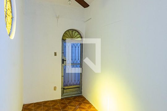 Corredor de casa para alugar com 3 quartos, 130m² em Fonseca, Niterói
