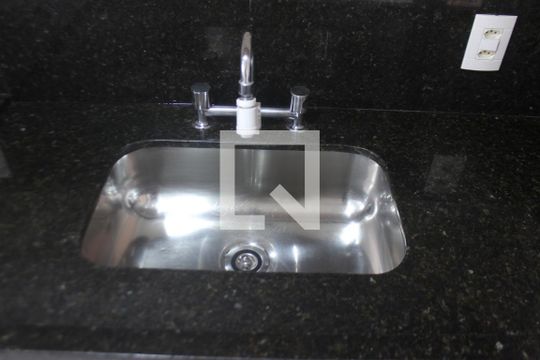Cozinha de apartamento para alugar com 3 quartos, 105m² em Conjunto Residencial Butantã, São Paulo
