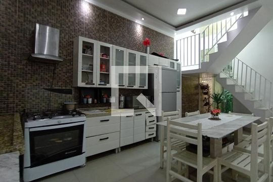 Cozinha de casa à venda com 3 quartos, 250m² em Vila Nova Teresa, São Paulo