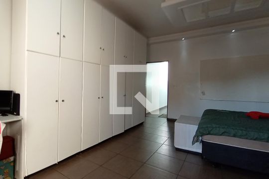 Suíte de casa à venda com 3 quartos, 250m² em Vila Nova Teresa, São Paulo