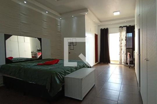 Suíte de casa à venda com 3 quartos, 250m² em Vila Nova Teresa, São Paulo
