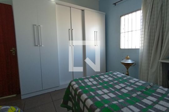 Quarto 2 de casa à venda com 3 quartos, 250m² em Vila Nova Teresa, São Paulo