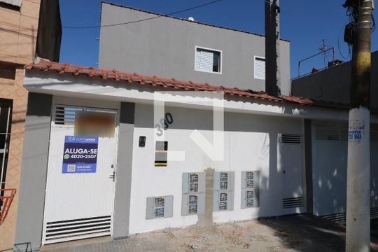 Fachada de apartamento para alugar com 2 quartos, 30m² em Jardim Santa Teresinha, São Paulo