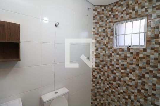 Banheiro de apartamento para alugar com 2 quartos, 30m² em Jardim Santa Teresinha, São Paulo