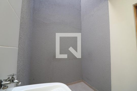 Área de Serviço de apartamento para alugar com 2 quartos, 30m² em Jardim Santa Teresinha, São Paulo