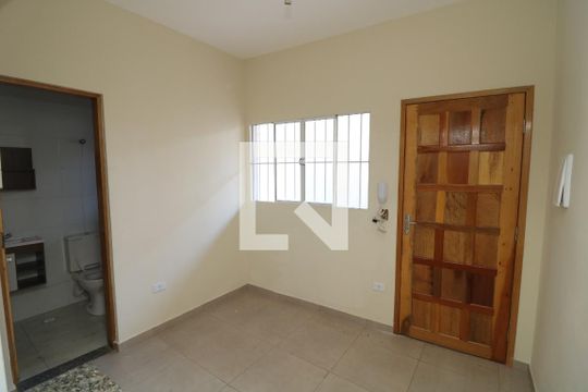 Apartamento para alugar com 2 quartos, 30m² em Jardim Santa Teresinha, São Paulo