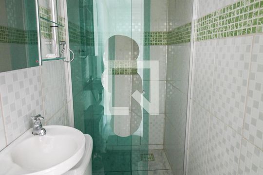 banheiro de apartamento para alugar com 1 quarto, 30m² em Água Fria, São Paulo
