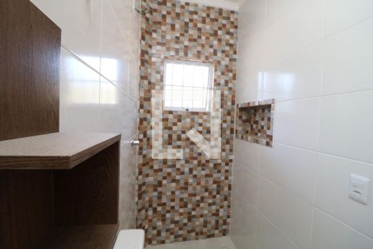 Banheiro de apartamento para alugar com 2 quartos, 30m² em Jardim Santa Teresinha, São Paulo