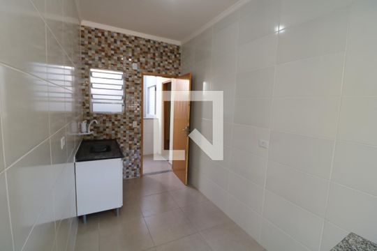 Cozinha de apartamento para alugar com 2 quartos, 30m² em Jardim Santa Teresinha, São Paulo