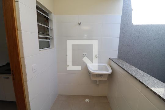 Área de Serviço de apartamento para alugar com 2 quartos, 30m² em Jardim Santa Teresinha, São Paulo