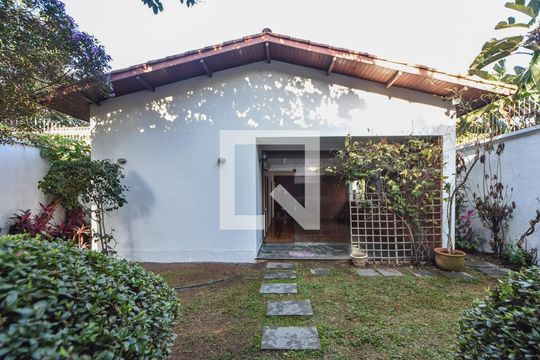 Quintal  de casa à venda com 3 quartos, 281m² em Chácara Santo Antônio (zona Sul), São Paulo