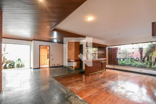 Sala de casa à venda com 3 quartos, 281m² em Chácara Santo Antônio (zona Sul), São Paulo
