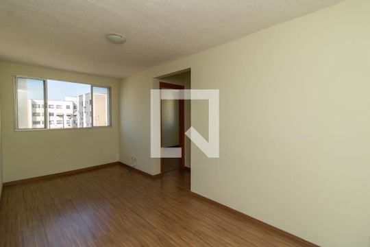 Apartamento à venda com 2 quartos, 48m² em Parada de Lucas, Rio de Janeiro
