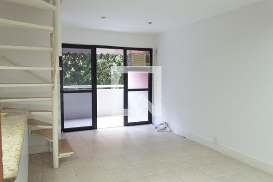 Apartamento à venda com 2 quartos, 74m² em Barra da Tijuca, Rio de Janeiro