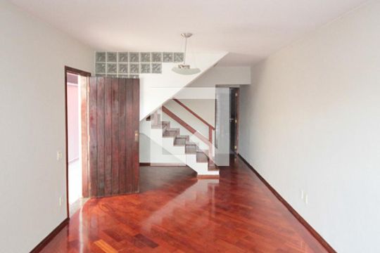 Sala de casa para alugar com 3 quartos, 260m² em Jardim Tietê, São Paulo