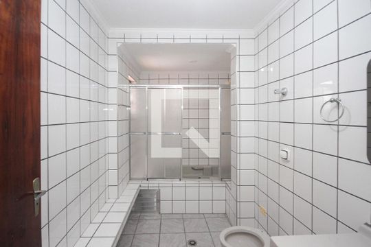 Banheiro da Suite de casa para alugar com 3 quartos, 260m² em Jardim Tietê, São Paulo