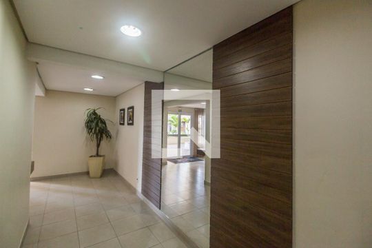 Hall social de apartamento à venda com 3 quartos, 105m² em Jardim Tupanci, Barueri