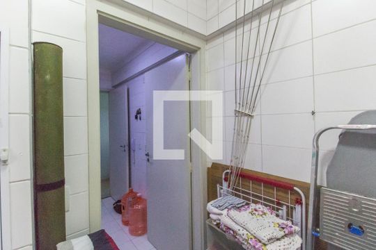 Área de Serviço de apartamento à venda com 3 quartos, 105m² em Jardim Tupanci, Barueri