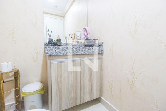 Banheiro de apartamento à venda com 3 quartos, 105m² em Jardim Tupanci, Barueri