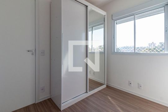 Quarto 1 de apartamento para alugar com 2 quartos, 58m² em Itaquera, São Paulo