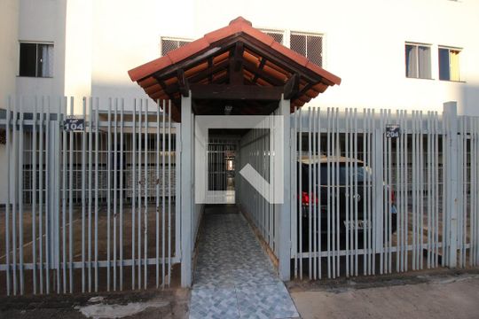 Fachada de apartamento para alugar com 2 quartos, 41m² em Guará I, Brasília