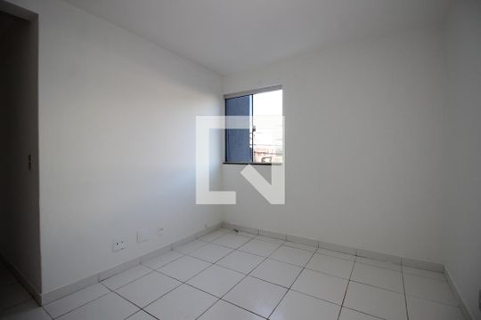 Sala de apartamento para alugar com 2 quartos, 41m² em Guará I, Brasília
