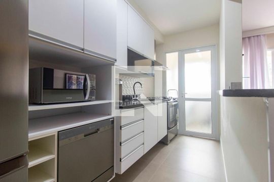 Cozinha de apartamento para alugar com 2 quartos, 65m² em Jardim Leonor, São Paulo