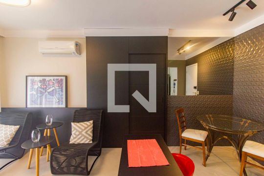 Sala de apartamento para alugar com 2 quartos, 65m² em Jardim Leonor, São Paulo