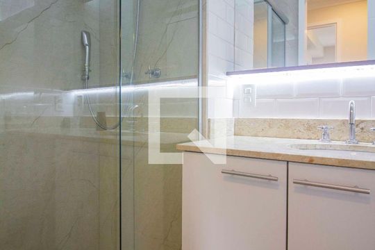 Banheiro de apartamento para alugar com 2 quartos, 65m² em Jardim Leonor, São Paulo