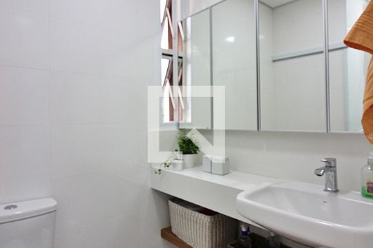 Banheiro Social de apartamento para alugar com 3 quartos, 65m² em Baeta Neves, São Bernardo do Campo