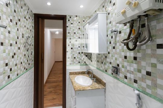 Banheiro de apartamento à venda com 2 quartos, 70m² em Cidade Nova, Rio de Janeiro