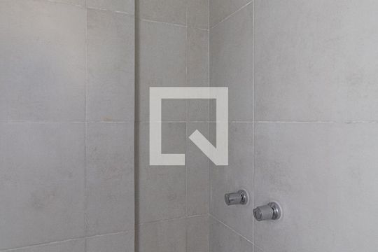 Banheiro Social de apartamento à venda com 3 quartos, 66m² em Jardim Lindóia, Porto Alegre