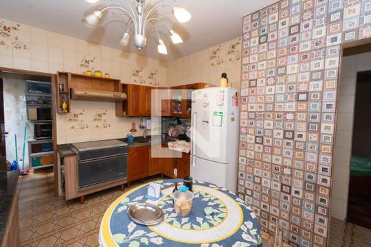 Cozinha de casa à venda com 5 quartos, 340m² em Bairro da Glória, Contagem