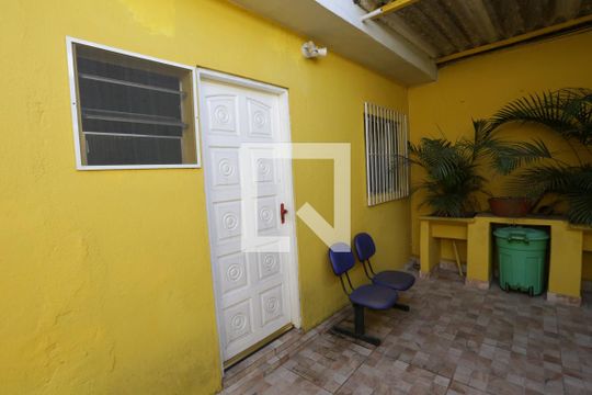 Quintal de kitnet/studio para alugar com 1 quarto, 50m² em Parque Císper, São Paulo