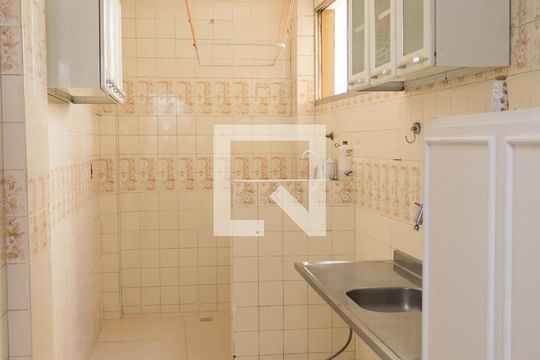 Cozinha de apartamento para alugar com 2 quartos, 96m² em Serrinha, Goiânia