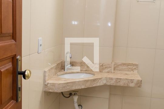 Banheiro Social de apartamento para alugar com 2 quartos, 96m² em Serrinha, Goiânia