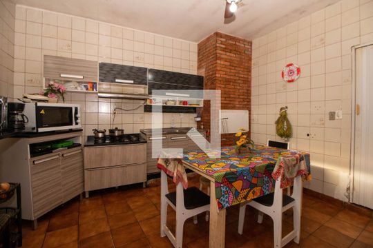 Cozinha de casa à venda com 2 quartos, 99m² em Jardim Carvalho, Porto Alegre