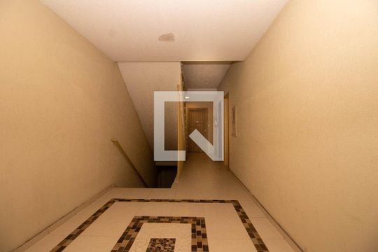 Hall de Entrada de apartamento à venda com 2 quartos, 55m² em São João, Porto Alegre