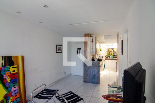 Sala de apartamento para alugar com 2 quartos, 82m² em Copacabana, Rio de Janeiro