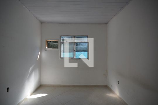Quarto 1 de casa para alugar com 3 quartos, 100m² em Penha, Rio de Janeiro