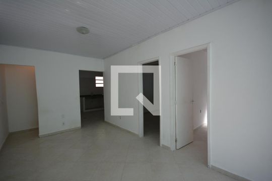 Sala de casa para alugar com 3 quartos, 100m² em Penha, Rio de Janeiro